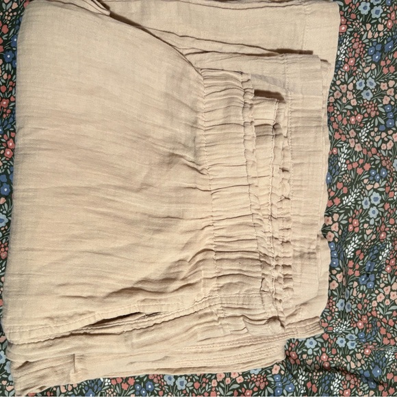 100% Cotton NWT Gap Beige Crinkle Gauze Wide-Leg Pants | Color: Tan - Picture 6 of 6